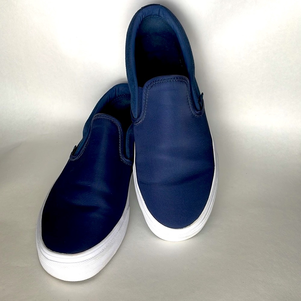 VANS•CLASSIC SLIP ON•NAVY BLUE SUADE/CANVAS•MENS 7.5 / WOMENS 9